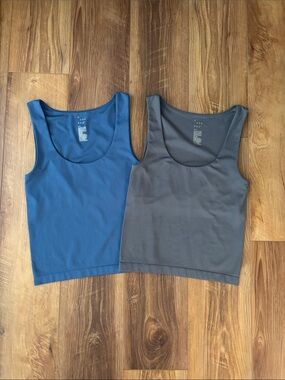Bundle of A New Day Sleeveless Scoop Neck Tank Tops